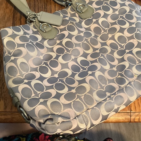 Coach - Vintage Silver/Gray Purse - Picture 5 of 9